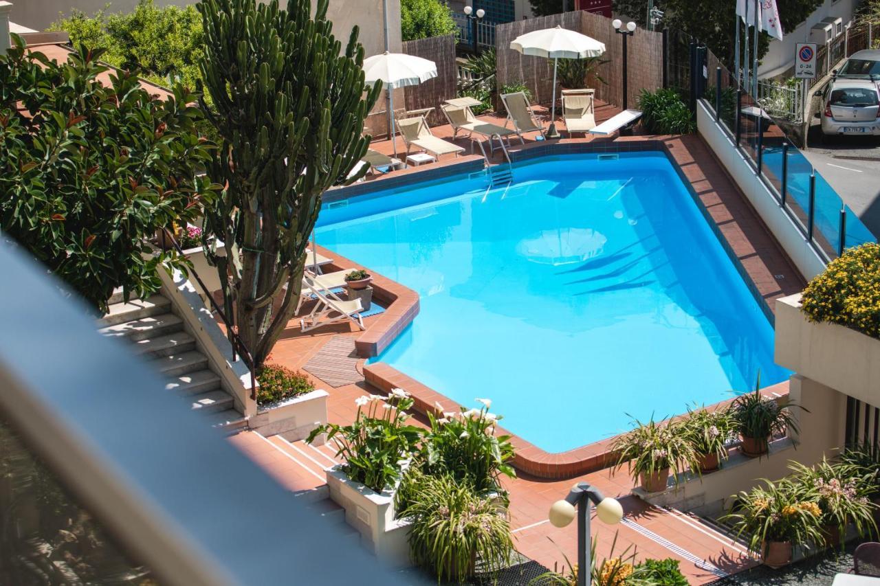 Coccodrillo Hotel & Apartments Varazze Εξωτερικό φωτογραφία