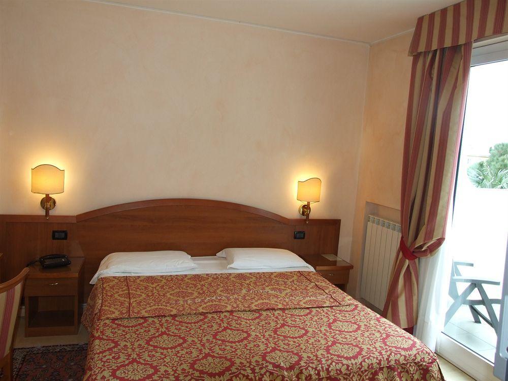 Coccodrillo Hotel & Apartments Varazze Εξωτερικό φωτογραφία